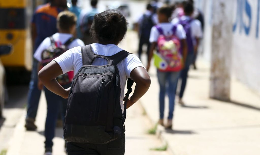 Mensalidades em escolas particulares têm reajuste confirmado