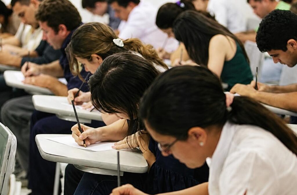 Concursos públicos federais abrem 9,9 mil vagas